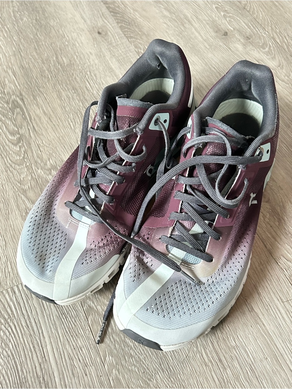 On Cloud Helion CloudTec Running Shoes in Purple & Blue Size 9